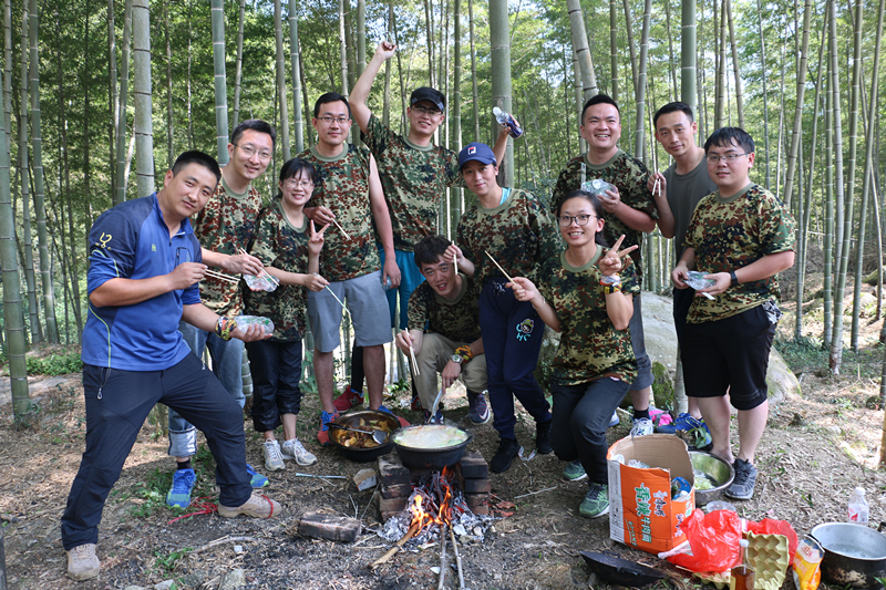 第二天中午埋鍋造飯（四連）_副本.jpg